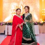 Bhoomika Dash Instagram - My constant source of happiness and inspiration ✨😇: My family 💓 Captured by @asutoshphotomagicofficial 🫶 MUA @chinu_makeup Hair and Styling by @makeupbytulasi Wearing @mahendrabaral_official Crystal Crown Bhubneswar