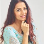 Bhumika Chawla Instagram – Somebody sent this to my husband … ( saying it’s for your kind wife ) …. 

Interesting 

अमृतमय विष
ये निगाहें थीं या सावन की बारिश
पलकें थीं या किसी छांव की चादर
नजाकत थी या हुस्न की उल्फत
जो भी थी, कायनात से अच्छी थी

ये हंसी थी या दमकता क्रंदन
कातिल नजरें थीं या बाज की कश
अदाएं थीं या अप्सराओं की झलक
जो भी थी, स्वपनों की नूर थी

मेरी मंजिल थी या मात्र शिकस्त
कोई तलाश थी या सिर्फ भटकन
मेरी जीत थी या हारी हुई बाजी
जो भी थी, जीवंत अमृत थी

आखिर थी साधारण या कोहिनूर 
पास आकर भी उतनी क्यों दूर
भरी झोली को क्यों करती उजाड़
अमृतमय विष या विषमय ज्वार
राजीव 

Photos creasit @bhagatmakka , dress – @manalipural , make up – @ashokrathod14 , Hair – Shashi More