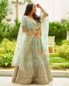 Bhumika Chawla Instagram - Somebody sent this to my husband … ( saying it’s for your kind wife ) …. Interesting अमृतमय विष ये निगाहें थीं या सावन की बारिश पलकें थीं या किसी छांव की चादर नजाकत थी या हुस्न की उल्फत जो भी थी, कायनात से अच्छी थी ये हंसी थी या दमकता क्रंदन कातिल नजरें थीं या बाज की कश अदाएं थीं या अप्सराओं की झलक जो भी थी, स्वपनों की नूर थी मेरी मंजिल थी या मात्र शिकस्त कोई तलाश थी या सिर्फ भटकन मेरी जीत थी या हारी हुई बाजी जो भी थी, जीवंत अमृत थी आखिर थी साधारण या कोहिनूर पास आकर भी उतनी क्यों दूर भरी झोली को क्यों करती उजाड़ अमृतमय विष या विषमय ज्वार राजीव Photos creasit @bhagatmakka , dress - @manalipural , make up - @ashokrathod14 , Hair - Shashi More