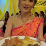Celesti Bairagey Instagram - Hain na?😋 Beautiful makeover by @bineegogoi 😘 #wedding #indianweddings #makeupartist #makeup #foodie #food #funny