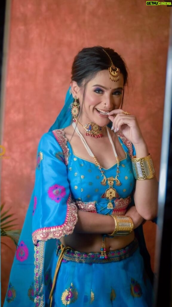 Celesti Bairagey Instagram - Beautiful makeover by @makeup_artist_anjali_mahato_ ❤️ Jewellery from @ranjus_paridhan ❤️ Outfit from @mohini_tina_das_official ❤️ #makeupartist #bride #bridalmakeup #makeup #makeuplook #indianwear
