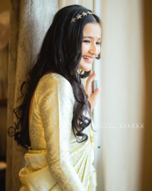 Celesti Bairagey Instagram - Alexa, please play तैनू ले के मैं जावांगा
दिल दे के मैं जावांगा🤍

Makeover by @bineegogoi 
Mekhela sador @archana_shiva_chetia 
Jewellery @konmani_store 
Photo credit @nitulsharmaphotography 

 

#weddingphotography #makeupartist #makeup #makeupideas #makeupoftheday #makeuplover #indianbride #indianwear