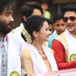 Celesti Bairagey Instagram - সদৌ ডিব্ৰুগড় ছাত্ৰ সন্থাৰ উদ্যোগত আৰু ডিব্ৰুগড়বাসীৰ সহযোগত উদযাপন কৰা কেন্দ্ৰীয় ৰঙালী উৎসৱ ২০২৩ ৰ সাংস্কৃতিক শোভাযাত্ৰাত অংশ গ্ৰহণ কৰিবলৈ আমন্ত্ৰণ কৰি মোক বিহু মঞ্চত ফুলাম গামোচাৰে সম্বৰ্ধনা জনাই বিশাল ৰাইজৰ উপস্হিত বিশেষ সন্মান যাচাৰ বাবে মই নথৈ আনন্দিত হ'লো। তাৰবাবে মই উদ্যোক্তাসকলক কৃত‍জ্ঞতা জনালো।এই চেগতে ডিব্ৰুগড়বাসী ৰাইজৰ পৰাও অশেষ মৰম বুটলিবলৈ সক্ষম হলো, তাৰবাবে তেওঁলোককো মোৰ শ্ৰদ্ধা যাচিলো। 🙏❤️ Makeup artist @makeupartist_puja_gogoii 😘 Outfit by @rina_lahon_gogoi ❤️ Photo credit @pol_photography_ 😇 #blessed #bihu #rongalibihu #assam #grateful Dibrugarh, Assam