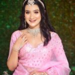 Celesti Bairagey Instagram - एक दिल है, एक जान है दोनों तुझपे कुर्बान है🤍 Makeup and hair by @guriya_karmakr Outfit from @niponsinhacouture Photographers @avhijeetborahphotography Guwahati, Assam