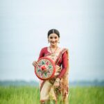 Celesti Bairagey Instagram - পদূলি মুখত হেঁপাহৰ ৰঙালী। ৰঙালী বিহু আৰু অসমীয়া নৱবৰ্ষৰ ওলগ জনালো।❤️ Makeup @makeoverbymrinali Jewellery from @dugdugiassamese Outfit from @momis_wardrobe Photo credit @rupam_roy_c_photography_ Guwahati, Assam