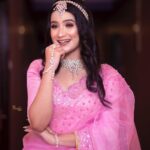 Celesti Bairagey Instagram - एक दिल है, एक जान है दोनों तुझपे कुर्बान है🤍 Makeup and hair by @guriya_karmakr Outfit from @niponsinhacouture Photographers @avhijeetborahphotography Guwahati, Assam