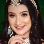 Celesti Bairagey Instagram - एक दिल है, एक जान है दोनों तुझपे कुर्बान है🤍 Makeup and hair by @guriya_karmakr Outfit from @niponsinhacouture Photographers @avhijeetborahphotography Guwahati, Assam