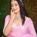 Celesti Bairagey Instagram - एक दिल है, एक जान है दोनों तुझपे कुर्बान है🤍 Makeup and hair by @guriya_karmakr Outfit from @niponsinhacouture Photographers @avhijeetborahphotography Guwahati, Assam