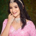 Celesti Bairagey Instagram - एक दिल है, एक जान है दोनों तुझपे कुर्बान है🤍 Makeup and hair by @guriya_karmakr Outfit from @niponsinhacouture Photographers @avhijeetborahphotography Guwahati, Assam