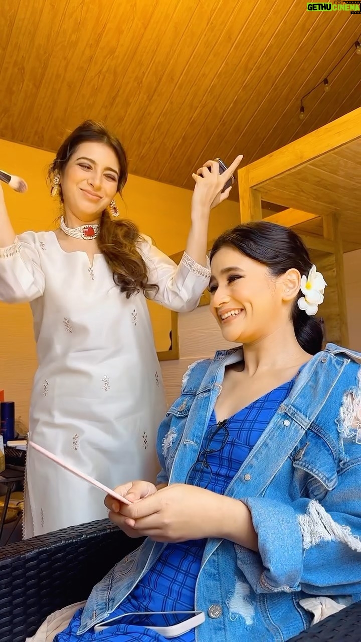 Celesti Bairagey Instagram - Sabko Waisa Hi Karni Padti Hai.. 😂🤣♥️ . . . . #nehaadhvikmahajan #celestebairagey