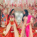 Celesti Bairagey Instagram - Wedding da season haiii !! ❤️ @celesti.bairagey Hair by - @hairstyles._official #rajjo #urvashi #RaShi #aayushibhave #celestibairagey #starplus #dailysoap #disneyplushotstar #hotstar #setlife #bts #behindthescenes #shaadi #wedding #shivanishirali #lalitmohan #rajjostarplus Mumbai, Maharashtra