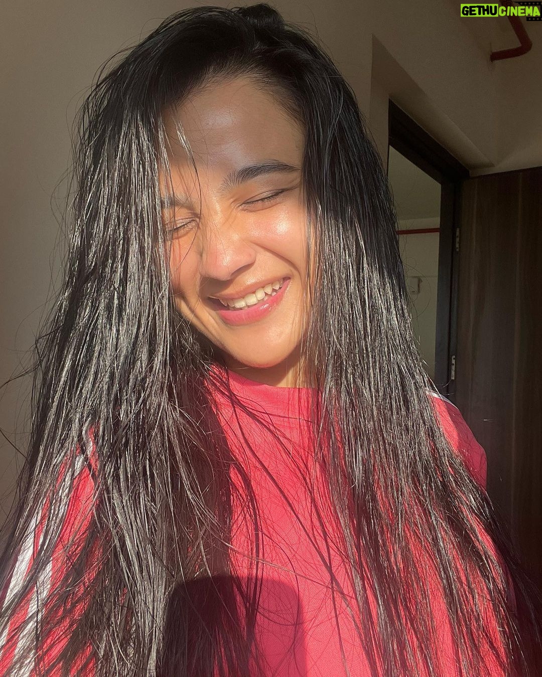 Celesti Bairagey Instagram - #sunkissed #nofilter #nomakeup Just Sm;le Mumbai - मुंबई