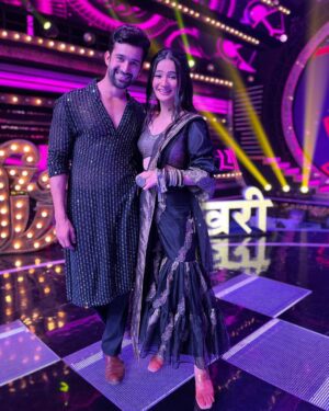 Celesti Bairagey Instagram - Ravivar with Star Parivar❤️
Keep watching Rajjo at 7pm only on @starplus @disneyplushotstar
#rajjo #arjjo

Makeup by @nandinnimakeupartist 
Hair by @hairstyles._official