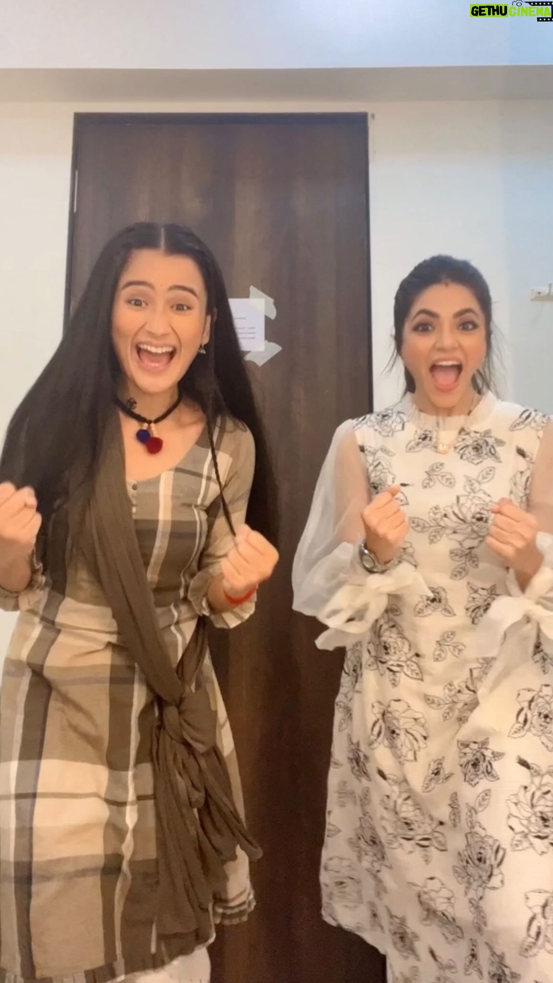 Celesti Bairagey Instagram - When @celesti.bairagey taught me lil bit of dance on her Assamese song😍 you can see the excitement when we finally did it right😛 beautiful song #premorebahela ❤️ . #divyanganaajain #divyanganajain #rajjo #celestibairagey