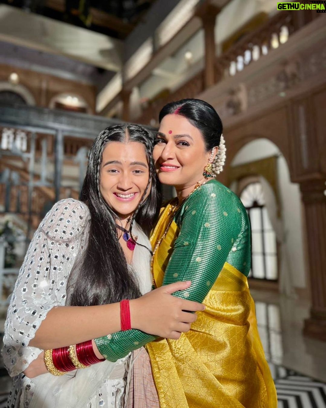 Celesti Bairagey Instagram - Hamari pyari โRAJJOโ . . . Two days to goooo guysโฆ๐๐ป๐๐ป๐๐ป๐๐ป๐๐ป๐๐ป๐๐ป๐๐ป๐๐ป๐๐ป๐๐ป๐๐ป . . . #rajjo coming on star plus on 22nd august at 7pm Stay tuned ๐ฅฐ @starplus @disneyplushotstar @muktadhond ๐ค @bhavnawritervyas ๐ฏ @hrishidp ๐ @lalitmohan08 ๐ค @shaiju_nair81๐ @adityoa_suranna ๐ @celesti.bairagey ๐ @rajveer__singh ๐ฅฐ @divyanganaa_jain ๐ @avinashsahijwani ๐ @premchandsinghofficial ๐ @utkarshgupta74 ๐ฅ @minolinandwana @gungunuprari : : #upcomingdrama #cheers #teamrajjo #blessingsonblessings #happiness #pakkhihegde #pakhi #celebration #coming #soon #waitforit #starplus #tvshow #buzzfeast #letsrock #poster #1stlook #new #teaserposter #starplus #starplusserials #bitsnbots. Mumbai - เคฎเฅเคเคฌเค
