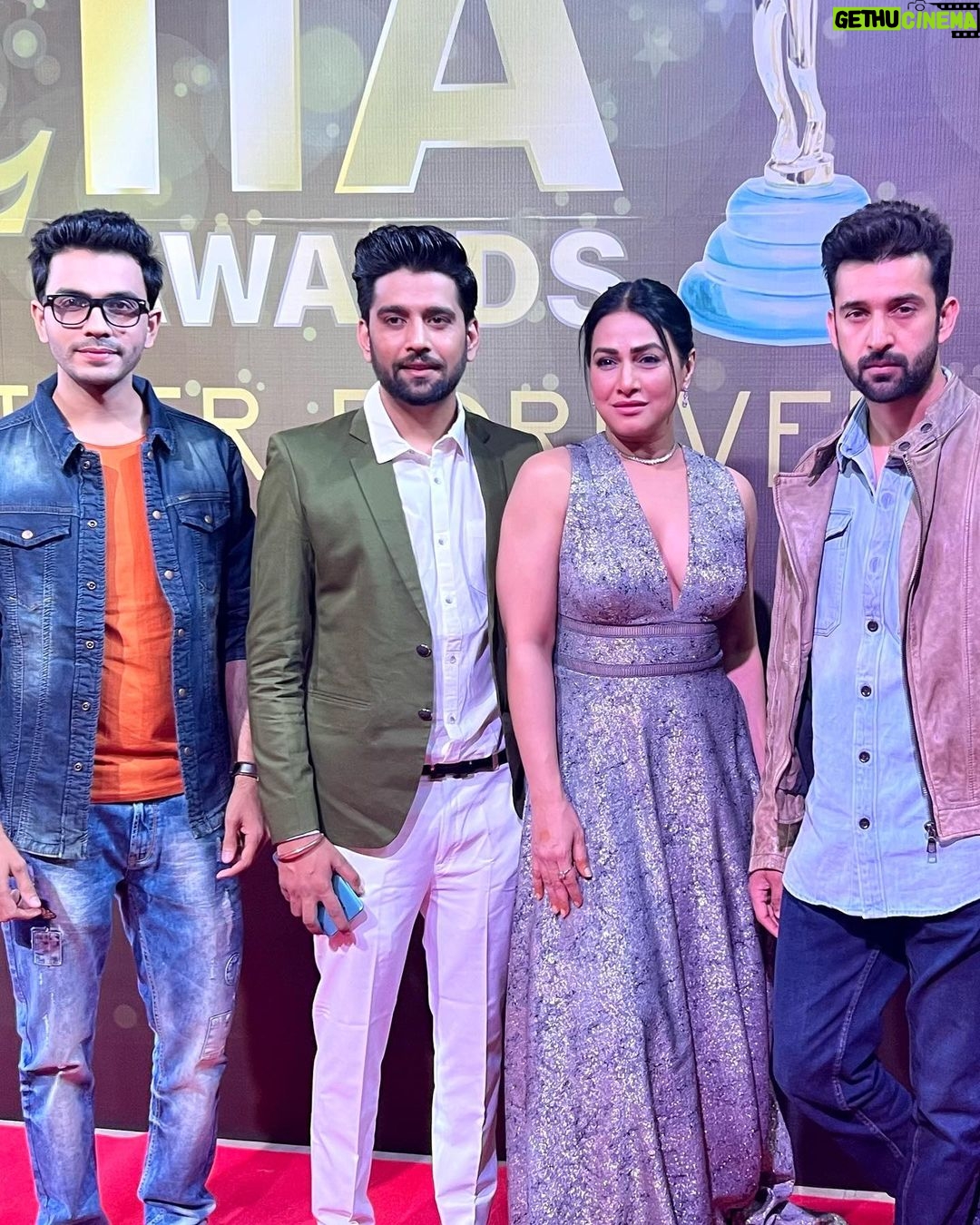 Celesti Bairagey Instagram - #rajjo ‘s #team #indiantelevisionawards2022 #ita2022 #arjjo ❤️🙏