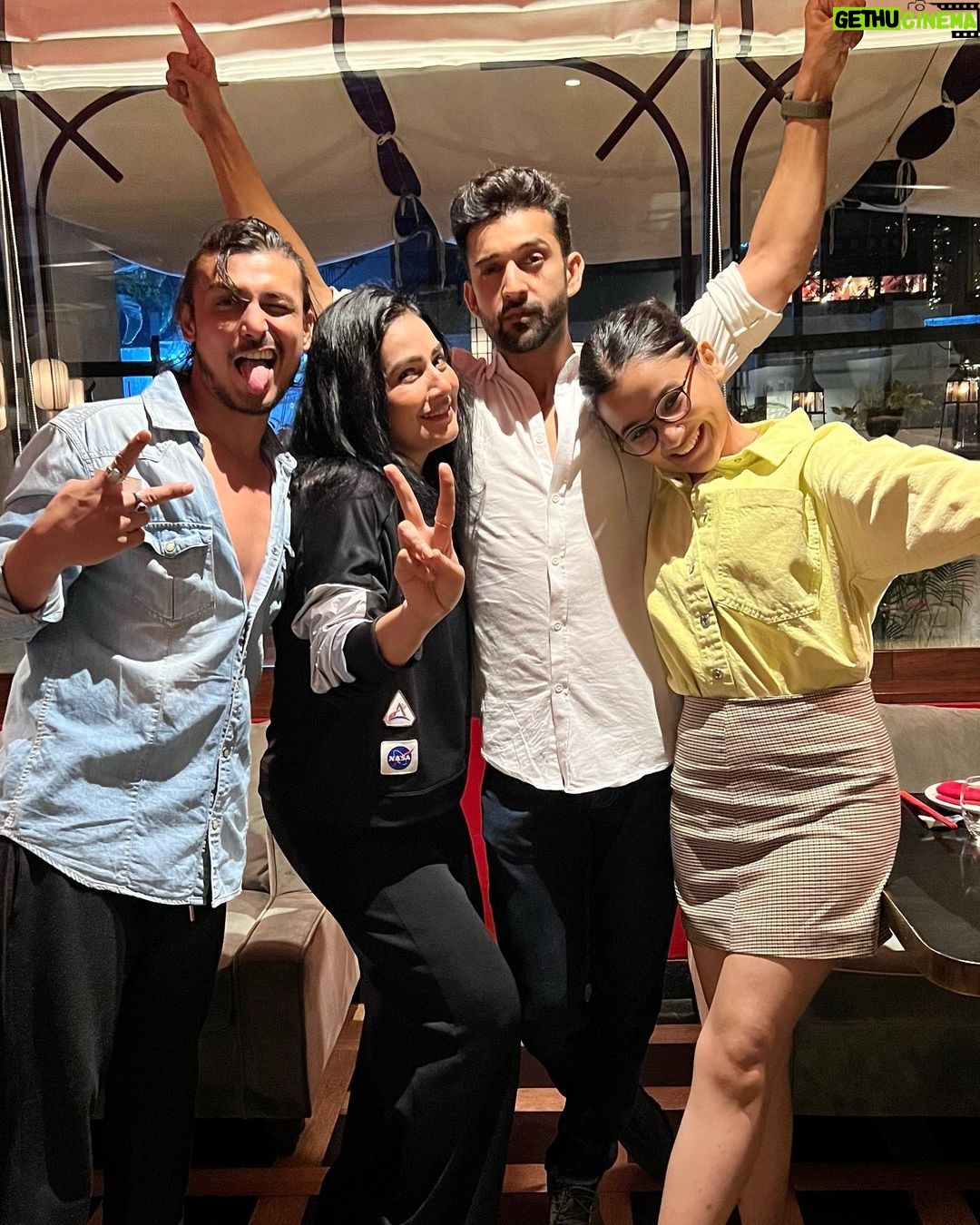 Celesti Bairagey Instagram - My besties ❤️❤️❤️❤️. @utkarshgupta74 @rajveer__singh @celesti.bairagey Celebrating the 100 episodes of #rajjo @starplus @disneyplushotstar keep showering love guys🫶❤️ . . @starplus @disneyplushotstar ✨️✨️✨️ : : : @muktadhond @bodhisatvadatta @bhavnawritervyas @shaiju_nair81 @lalitmohan08 @nishtha.yadav22 @hrishidp @shivannishiralli @celesti.bairagey @rajveer__singh @gungunuprari @sidharthvasudev1 @nielsatpuda @roslyndsouza @officialankitbhardwaj @surjitsahaofficial @utkarshgupta74 @pakkhihegde @divyanganaa_jain @aayushitlk @jaya_binjutyagi @minolinandwana @premchandsinghofficial @avinashsahijwani @sharanpreet_kaur_matharoo @rajjo.starplus @udti_ka_naam_rajjo_official @rajjo.starplus_official #pakkhihegde #pakkhi #pakhi Foo