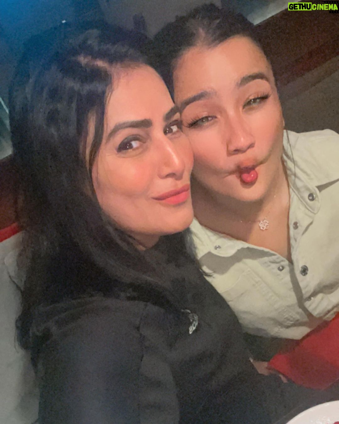 Celesti Bairagey Instagram - My besties ❤️❤️❤️❤️. @utkarshgupta74 @rajveer__singh @celesti.bairagey Celebrating the 100 episodes of #rajjo @starplus @disneyplushotstar keep showering love guys🫶❤️ . . @starplus @disneyplushotstar ✨️✨️✨️ : : : @muktadhond @bodhisatvadatta @bhavnawritervyas @shaiju_nair81 @lalitmohan08 @nishtha.yadav22 @hrishidp @shivannishiralli @celesti.bairagey @rajveer__singh @gungunuprari @sidharthvasudev1 @nielsatpuda @roslyndsouza @officialankitbhardwaj @surjitsahaofficial @utkarshgupta74 @pakkhihegde @divyanganaa_jain @aayushitlk @jaya_binjutyagi @minolinandwana @premchandsinghofficial @avinashsahijwani @sharanpreet_kaur_matharoo @rajjo.starplus @udti_ka_naam_rajjo_official @rajjo.starplus_official #pakkhihegde #pakkhi #pakhi Foo