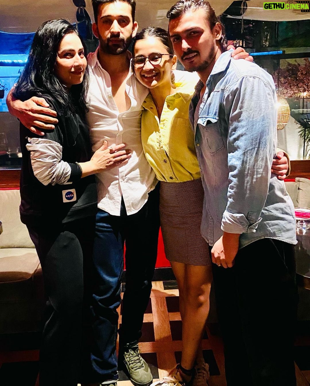 Celesti Bairagey Instagram - My besties ❤️❤️❤️❤️. @utkarshgupta74 @rajveer__singh @celesti.bairagey Celebrating the 100 episodes of #rajjo @starplus @disneyplushotstar keep showering love guys🫶❤️ . . @starplus @disneyplushotstar ✨️✨️✨️ : : : @muktadhond @bodhisatvadatta @bhavnawritervyas @shaiju_nair81 @lalitmohan08 @nishtha.yadav22 @hrishidp @shivannishiralli @celesti.bairagey @rajveer__singh @gungunuprari @sidharthvasudev1 @nielsatpuda @roslyndsouza @officialankitbhardwaj @surjitsahaofficial @utkarshgupta74 @pakkhihegde @divyanganaa_jain @aayushitlk @jaya_binjutyagi @minolinandwana @premchandsinghofficial @avinashsahijwani @sharanpreet_kaur_matharoo @rajjo.starplus @udti_ka_naam_rajjo_official @rajjo.starplus_official #pakkhihegde #pakkhi #pakhi Foo