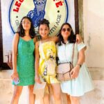 Celesti Bairagey Instagram - Perfect #dayout 💛 @gungunuprari @pariuprari @upadhyayyshivani Mumbai - मुंबई