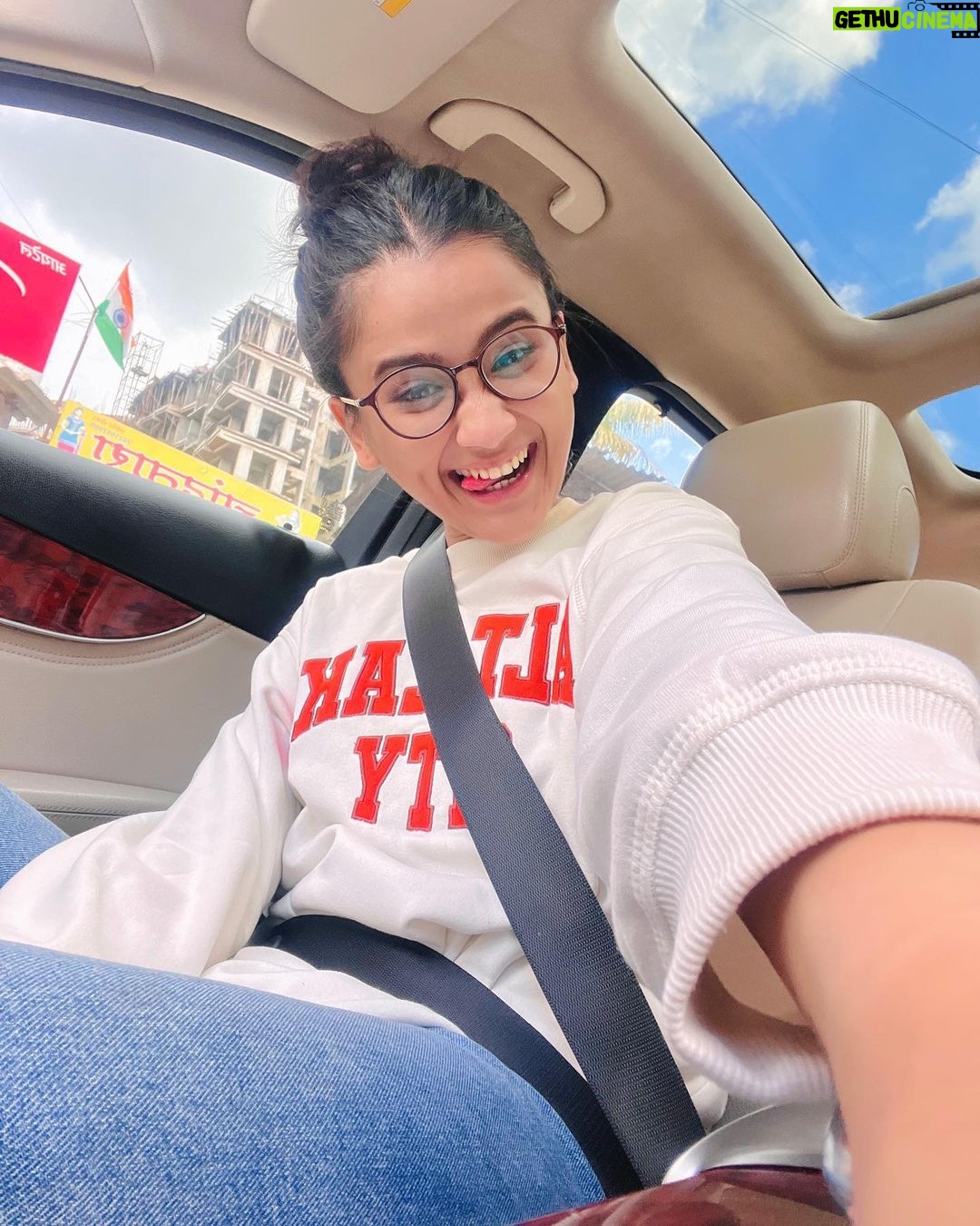 Celesti Bairagey Instagram - Blue Sky, Happy Cesh💙 Mumbai - मुंबई