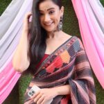 Celesti Bairagey Instagram - Dream Big. Be grateful. Give love. Laugh lots❤️ Saree from @classy_uniquegirlscollection19 Earings from @rushi.jewellery #rajjo Mumbai - मुंबई