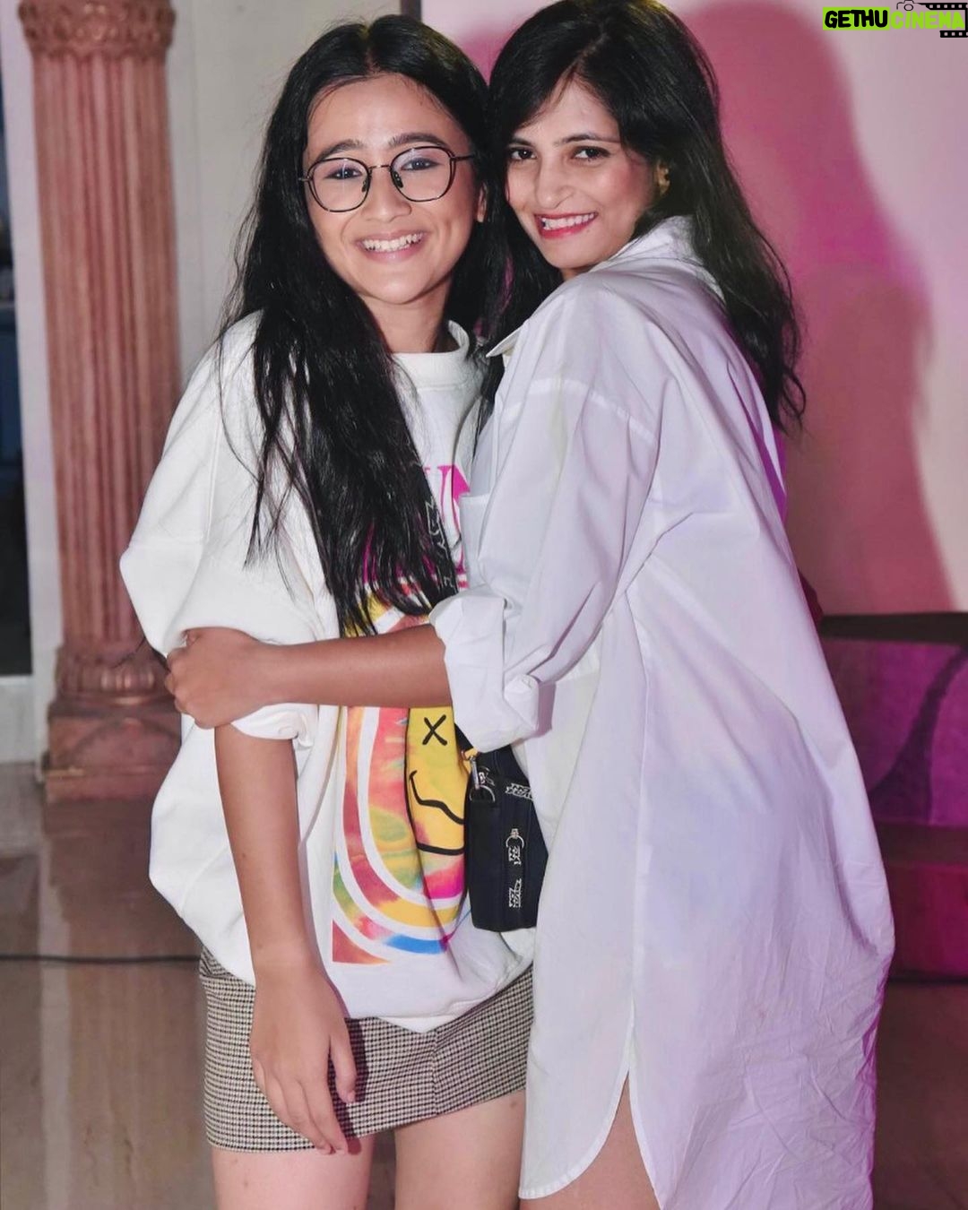 Celesti Bairagey Instagram - Girls from the launch event of Rajjo🌸 Mumbai - मुंबई
