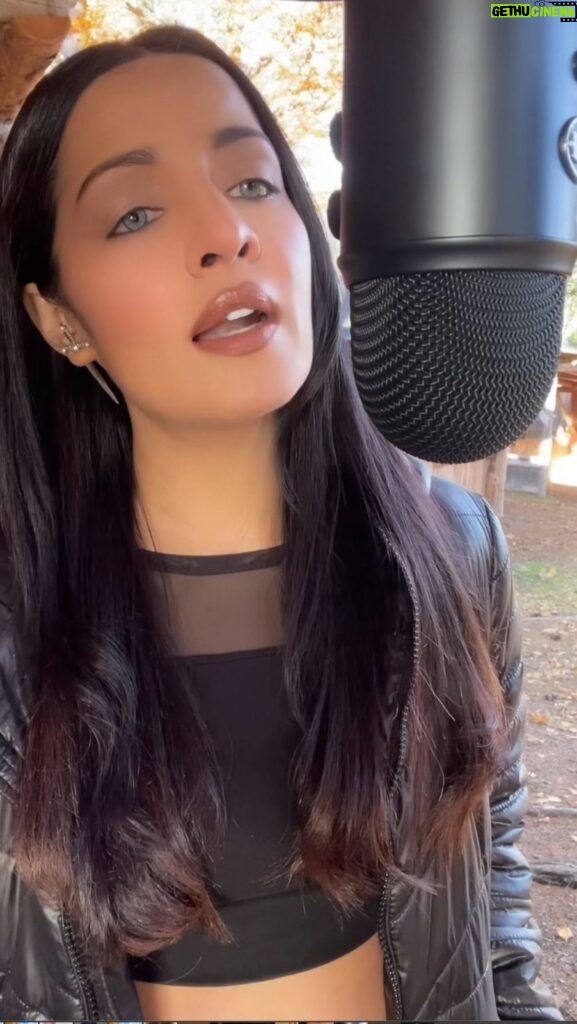 Celina Jaitly Instagram - Here’s an afro remix of Falak Shabbir’s Ijazat sung by the amazing NO ENTRY star @celinajaitlyofficial This is the first time she has done a cover of a song, let us know what you think in the comments! And here’s what Celina has to say about the story behind this cover - ‘On my birthday today I want to fulfill one of my late mom’s last few wishes and return to singing with this beautiful COVER of the cross border sensation “IJAZAT” (By the fantastic Falak Shabir).’ @falakshabir1 #CelinaJaitly #CelinaJaitley #Ijazat #cover #bollywood #music #trending #afro #missindia #missuniverse