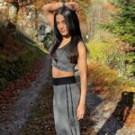 Celina Jaitly Instagram – After being pregnant with two sets of twins it has been quite a journey where in fitness is concerned. When I was feeling down n out about the outcome of consecutive twin pregnancies on my petite frame, with hernias and diastases etc I still remember my late mother telling me “A baby is a reason, not an excuse. Taking care of yourself is part of taking care of your kids.” 
So through my highs and lows, including loosing my biggest strengths my mom & dad … I kept going at my own pace, after all healing is not only a process but a lifestyle. There is no giant step that can take you there! But, consistent and small steps can! 
Do something today that your future self will thank you for. Our actions and decisions today will shape the way we will be living and our butts be “looking like” in the future 😉! 

Photograph: @haag.peter ♥️✨ Location: #austria 
#fitmom #momoftwins #momoftwinsplusone #celinajaitly #celinajaitley #missindia #missuniverso #bollywood #indianactress #fitnessmotivation #womenwholift