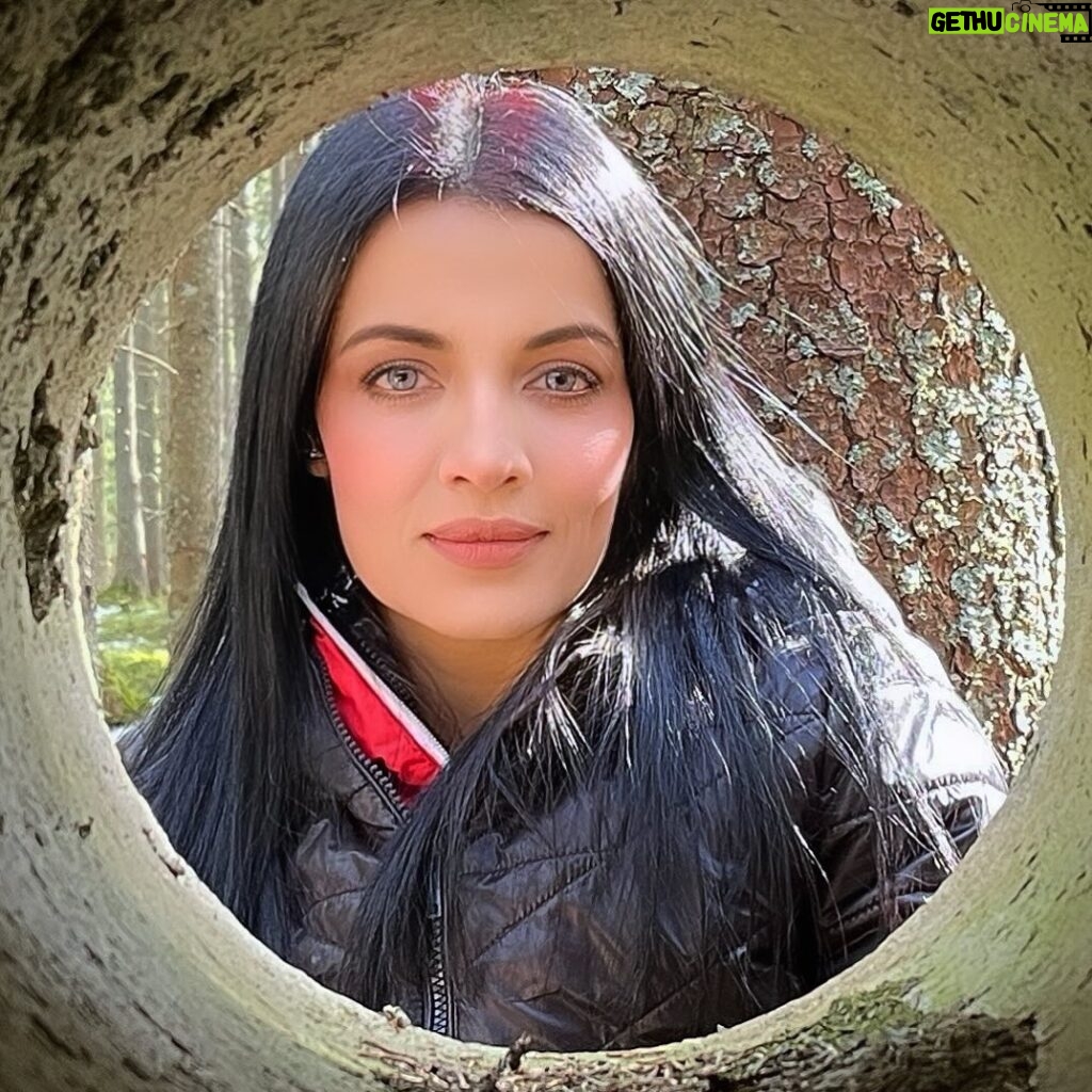 Celina Jaitly Instagram - I asked my husband to click a photo which gets my angles and make me look like art…. He put me behind a forest water drainage pipe lol 😂 now even the squirrels know I need a root touchup 🤣 #husbandandwife #austria #celinajaitly #celina #celinajaitley #bollywood #missindia #missuniverse