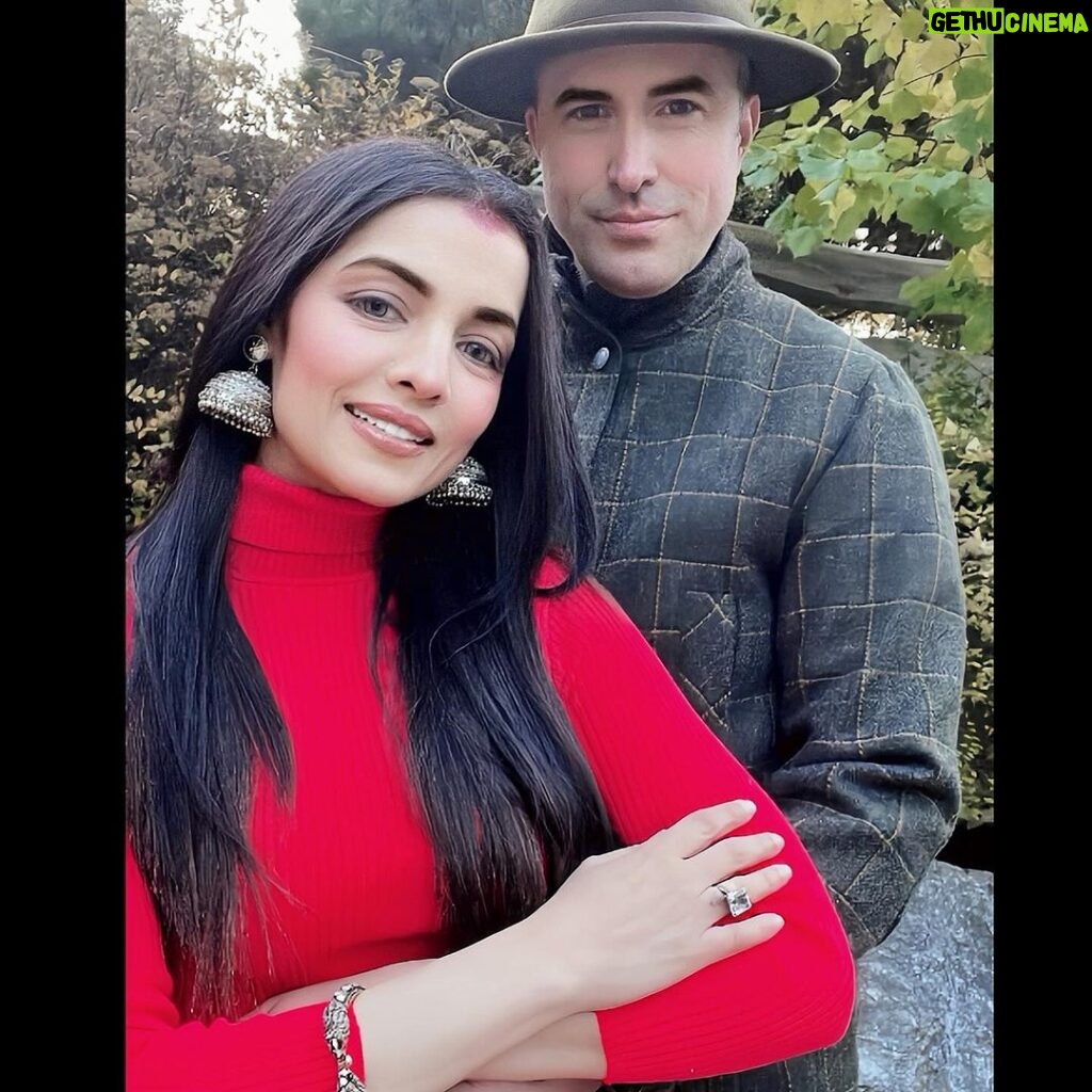 Celina Jaitly Instagram - In 5 degrees freezing autumn #austrian temperatures our #karwachauth was a sweet fusion of Indo European charm for @haag.peter & Peter Pyaari. As an Indian woman married to an Austrian man I can definitely say one thing for sure… Marriages are made in heaven ( so is thunder and lightning 😋) and it is up to us then to work upon them. Love is not just looking at each other, it’s looking in the same direction. Here’s wishing all couples irrespective of their gender and orientation a very happy Karwachauth. Wishing you all love , good health and togetherness… Love always Peter & Peter Pyaari. वीरा कुड़िए करवड़ा, सर्व सुहागन करवड़ा, ए कटी न अटेरीं न, खुंब चरखड़ा फेरीं ना, ग्वांड पैर पाईं ना, सुई च धागा फेरीं ना, रुठड़ा मनाईं ना, सुतड़ा जगाईं ना, बहन प्यारी वीरां, चंद चढ़े ते पानी पीना, लै वीरां कुडि़ए करवड़ा, लै सर्व सुहागिन करवड़ा। #celinajaitley #celinajaitly #festivalsofindia #internationalcouple #mixedcouple #bollywood #missindia #missuniverso 🪬🧿🪬