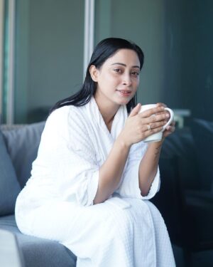 Chandrani Das Instagram - Good morning 🌞 …..no  makeup……..just weak up 🤗