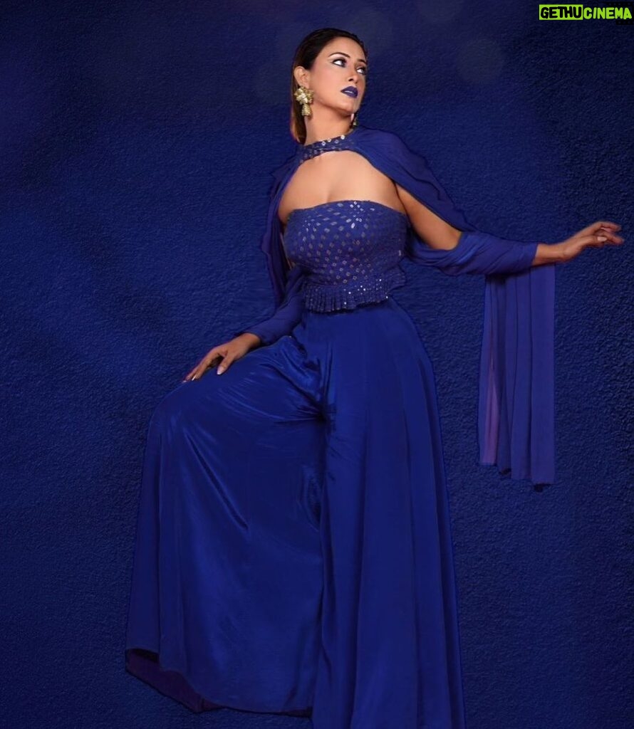 Chandrani Das Instagram - Power of blue @officialchanndranidas ❤️❤️ “” The beauty of shadow comes from the beauty of lighting!!!! #fashionlove #instagood #like #photography #beautiful #photooftheday #follow #instagram #picoftheday #model #bhfyp #art #beauty #instadaily #me #likeforlikes #smile #ootd #followme #moda #fashionblogger #happy #cute #instalike #myself #fashionstyle #photo #fashi If u liked this outfit and want to purchase and customised for ur self and gift to someone one kindly dm @shilpsaxena Conceptualised by @shilpsaxena Designed by Suumaayaa @shilpsaxena Creative producer @its_simmi_karna Photography by @vishalsaxenaphotography Videography by @ashish_j_nakashe Make up and hair style. @kanizfatima_hairstylist @jeevanmakovers (male hairstylist) alifiya2222 Makeup:- @prasadmakovers #hussainmakeupartist punamartist7781 Dress team @Aejaj_shaikh_2805 @sahilshaikh020 Jewellery by @adan_creation_
