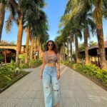 Chestha Bhagat Instagram – Golden girl 🌞🕶️ Anchaviyo