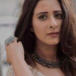 Chestha Bhagat Instagram - नीचे इश्क है, ऊपर रब है इन दोनों के बीच में सब है