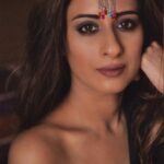 Chestha Bhagat Instagram - कमियों तो बहुत है मुझमें, पर कोई निकाल कर तो देखें ।