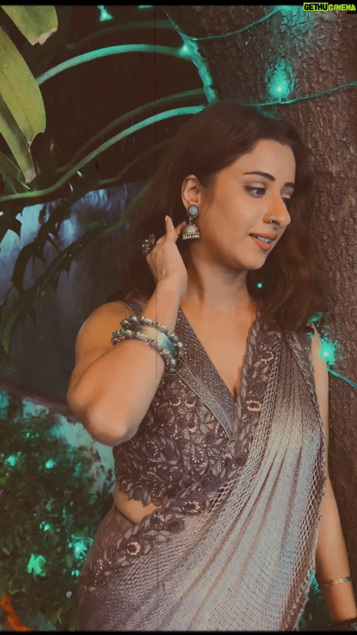Chestha Bhagat Instagram - इस शहर में तुम जैसे दीवाने हज़ारों हैं