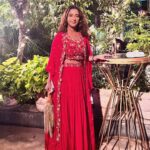 Chestha Bhagat Instagram - ❤️ Styled @stylbyshreeyamongia Outfit & bag @sangeetaswatiofficial