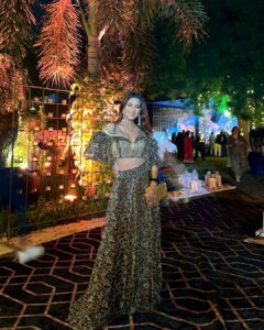 Chestha Bhagat Instagram - May your heart glow as bright as the Diyas this Diwali. HAPPY DIWALI 🪔 Styling: @shreeyamongia @stylbyshreeyamongia Outfit: @expressionistbyjaspreet Jewels: @suhana_art_and_jewels