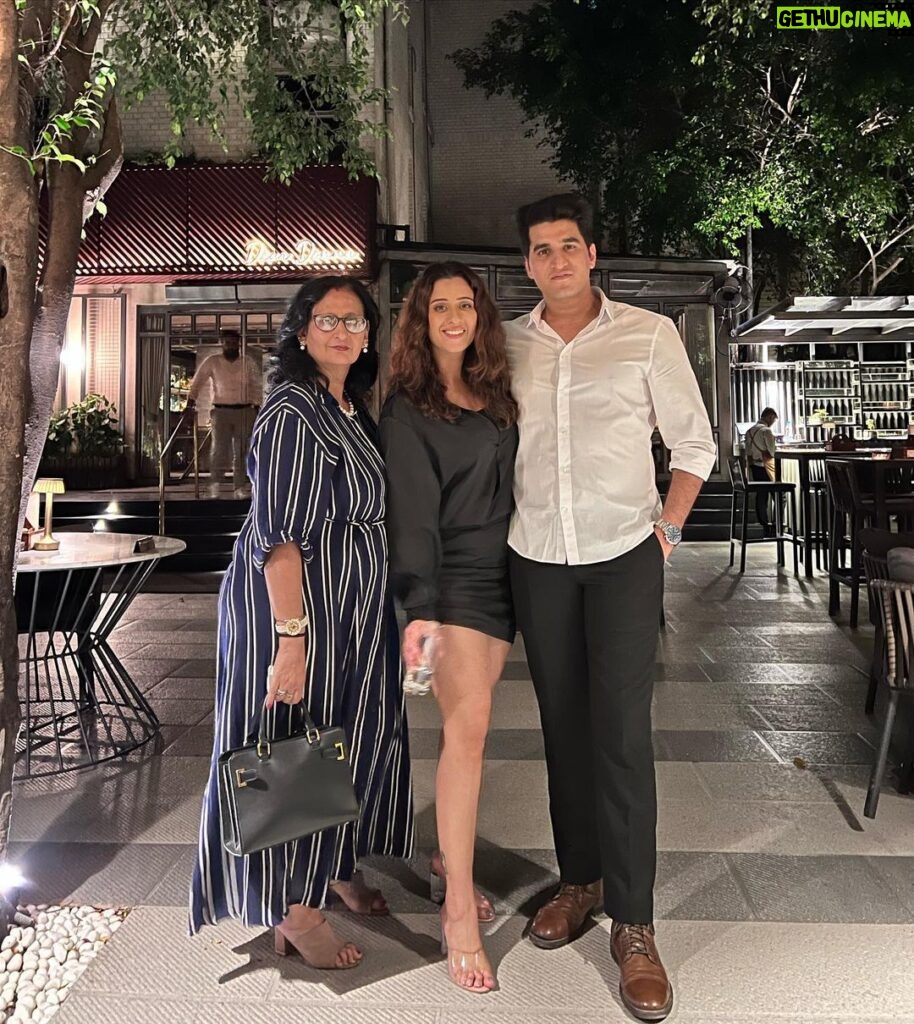 Chestha Bhagat Instagram - An year older and wiser ❤️. #onlylove Thank you everyone for all your warm wishes and blessings on my special day. #latebirthdaypost