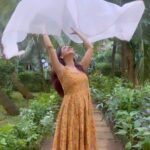 Chestha Bhagat Instagram - Tere naal kyun laiyan ankhiyan ❤️ Suit @ambraee_