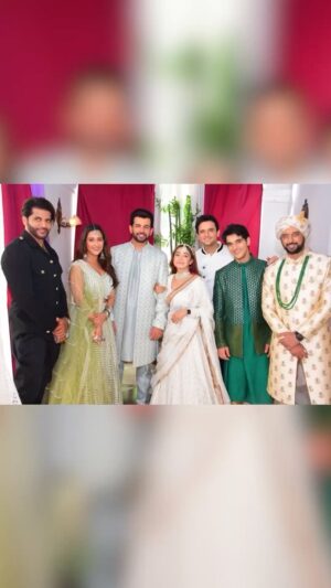 Chestha Bhagat Instagram - “Hum Rahein Na Rahein Hum”. Not just a journey but an “emotion” 
Here’s a sneak peek of a beautiful journey made with love by a group of people who turned into an un breakable family.

- we made a perfect show, with a perfect team- 🕉️

Special thanks to 
@sktorigins sir 
@rahultewary sir 
@swastikproductions  for creating this lovely show. 

@ijaybhanushali @tinadatta @karanvirbohra @cheshtabhagat @aabhaasmehta @iamkitugidwani @anitahassanandani @prervari #sujayreu 
—————family—————— ❤️🧿

Thankyou for all the love and support 🕉️