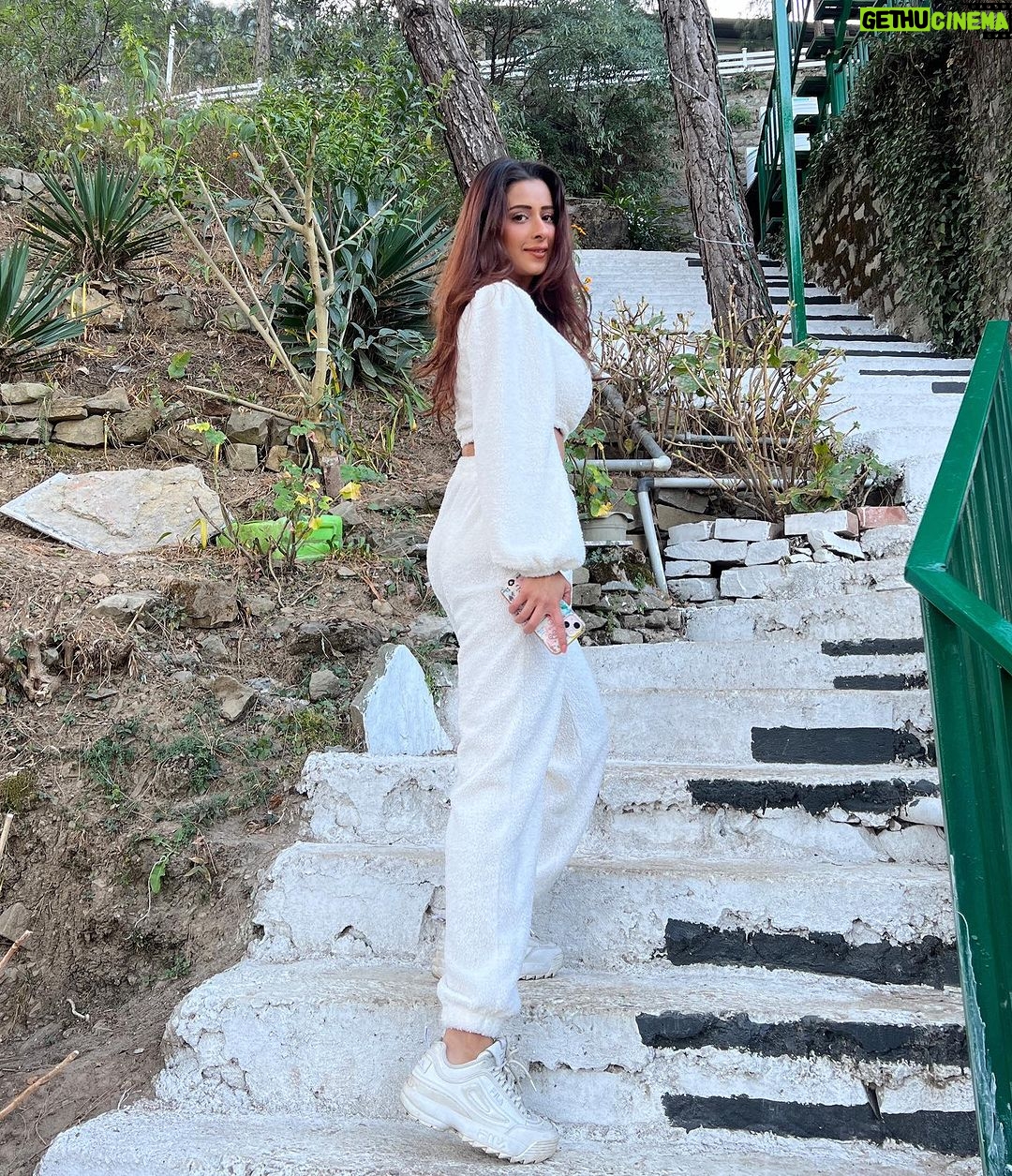 Chestha Bhagat - 79.7K Likes - A grateful heart sees many blessings ❤️🧿🦋
📍 @seclude.in
