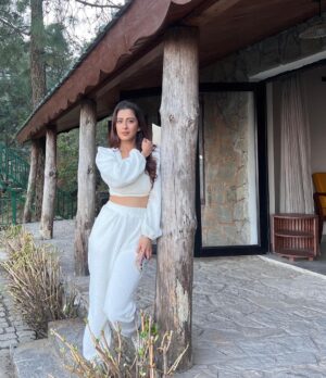 Chestha Bhagat Instagram - A grateful heart sees many blessings ❤️🧿🦋
 
📍  @seclude.in