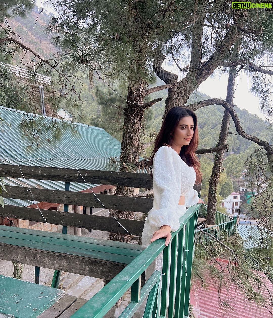 Chestha Bhagat - 79.7K Likes - A grateful heart sees many blessings ❤️🧿🦋
📍 @seclude.in