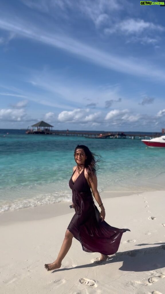 Chestha Bhagat Instagram - Count your blessings not your troubles 💜 Adaaran Select Meedhupparu - Maldives