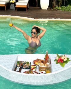 Chestha Bhagat Instagram - Be a mermaid 🧜‍♀️ @adaaranmeedhupparu @adaaranresorts @adaaranprestigewatervillas @planmyleisure Adaaran Select Meedhupparu - Maldives