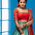 Chitra Instagram - Mua : @laavi_me @lavanya_makeupartist Photography : @artsystudios.india Outfits : @mabia_mb @bollinenisilks Organised : @wedding.destination.chennai Jewellery : @wowbridaljewel
