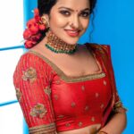 Chitra Instagram - Mua : @laavi_me @lavanya_makeupartist Photography : @artsystudios.india Outfits : @mabia_mb @bollinenisilks Organised : @wedding.destination.chennai Jewellery : @wowbridaljewel
