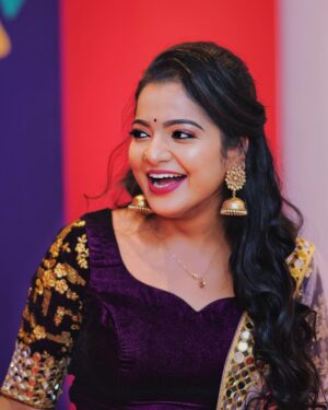 Chitra Instagram - It was a wounderful event in this beautiful evening 😍🥰😍 thank u for the gesture @radiomirchi and @thechennaisilks_coimbatore 
Pro and photography @solamedia_starz 
Costumeby @zaraglamzfit 
MUA @makeupartistkalai 
Event by @radiomirchi